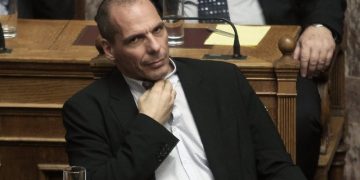 Прокурор Греции направила в парламент иски против Варуфакиса