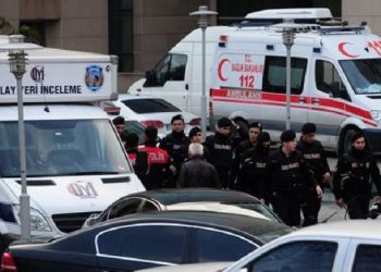 Κωνσταντινούπολη: Πυροβολισμοί και νεκρός έξω από το αρχηγείο της αστυνομίας