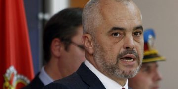 Ο Αλβανός πρωθυπουργός απειλεί να ενώσει το Κόσοβο με τη χώρα του