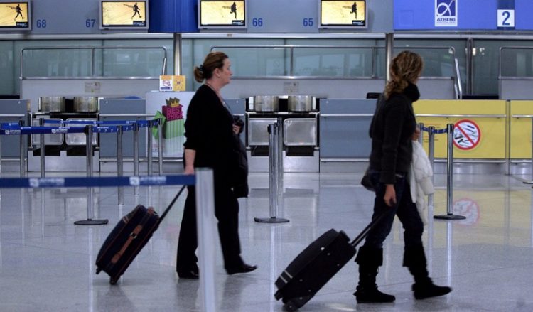 Παραμένει η απειλή απεργίας στα αεροδρόμια το τριήμερο