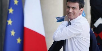 Премьер Франции: Мы не работаем над выходом Греции из евро