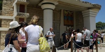 Τραυματισμός Ρώσων τουριστών στην Κνωσό, μετά από πτώση κεραυνού