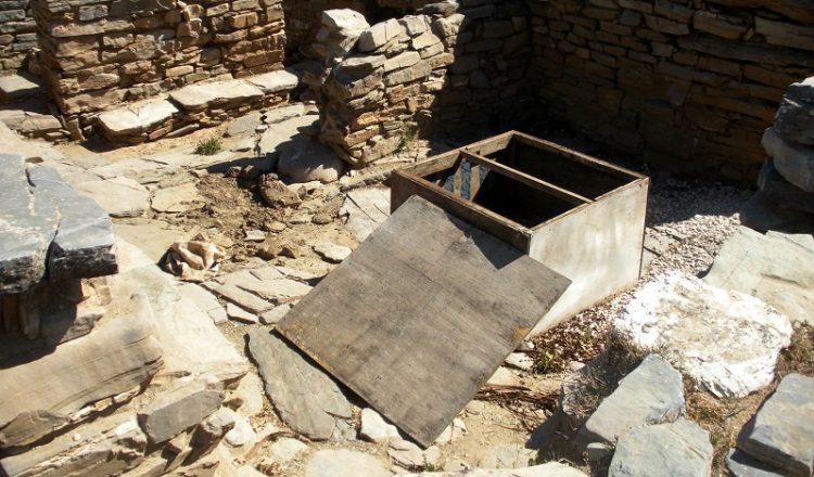 Σοκ από τις ζημιές που έκαναν λαθρανασκαφείς σε αρχαιολογικό χώρο