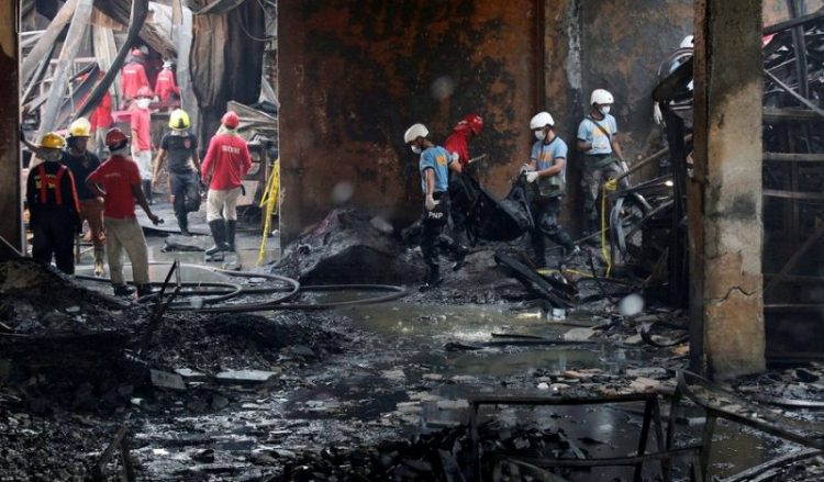 Δεκάδες νεκροί από πυρκαγιά σε εργοστάσιο στις Φιλιππίνες