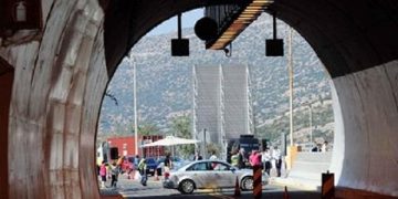 Έκλεισε η μία σήραγγα Ραψομάτη στον αυτοκινητόδρομο Τρίπολης-Καλαμάτας
