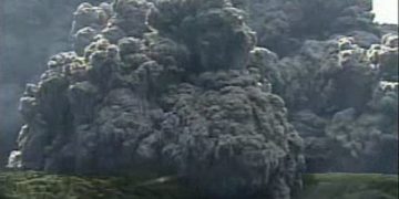 Ξύπνησε το ηφαίστειο Αγκούνγκ στην Ινδονησία – Ακυρώθηκαν δεκάδες πτήσεις στο Μπαλί