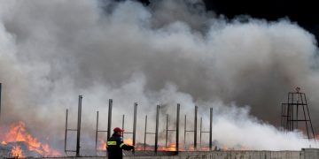 Τοξικός ο καπνός που έχει καλύψει την Αθήνα από τη φωτιά στον Ασπρόπυργο - Media Gallery