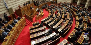 Парламент Греции обсудит пакет мер, важных в переговорах с кредиторами