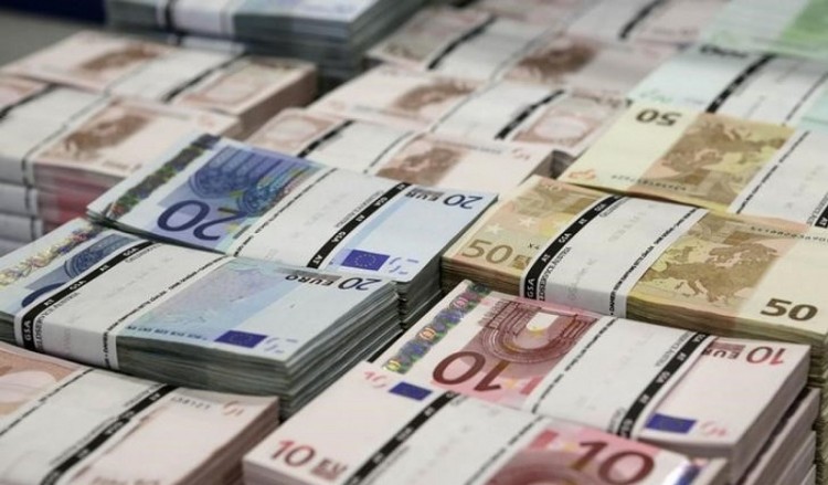 Στα 16,75 δισ. ευρώ οι προσφορές για το 15ετές ομόλογο