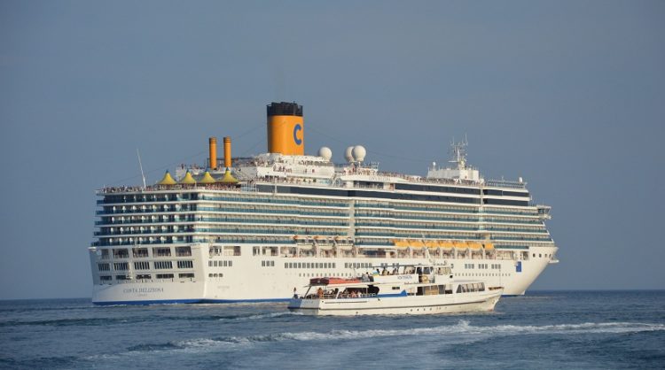 Более 2800 туристов из Кипра, Европы и Америки примет порт города Салоники