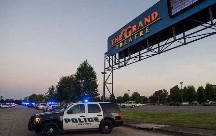 Ένοπλος άνοιξε πυρ σε σινεμά και αυτοκτόνησε