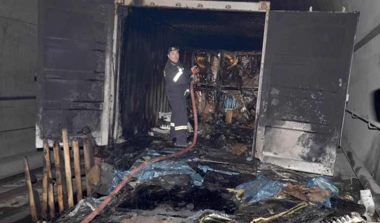 Παρέμβαση εισαγγελέα για πυρκαγιά σε τρένο στα Τέμπη