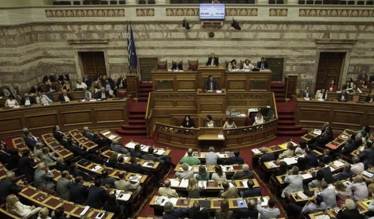 Βουλή: Πέρασε η συμφωνία αλλά η κυβέρνηση έχασε τη δεδηλωμένη