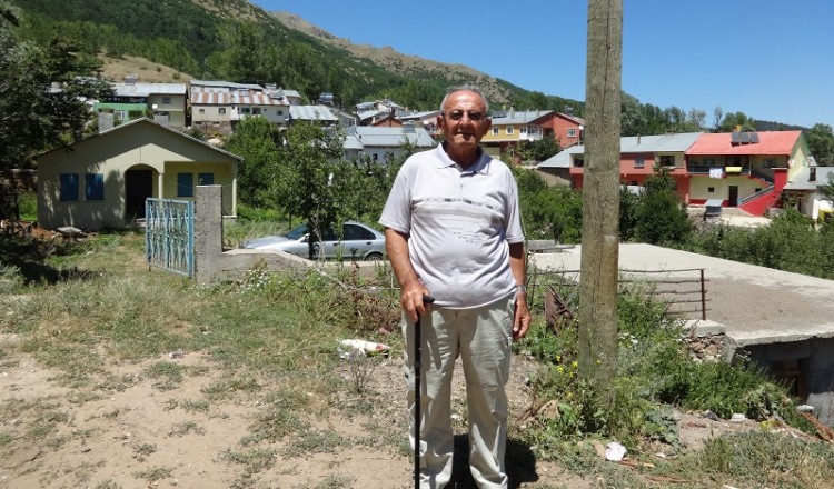 Ετών 85, βρίσκει συγκινημένος το χωριό του στον Πόντο (φωτο-βίντεο)