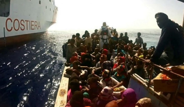 Πολύνεκρο ναυάγιο με μετανάστες ανοιχτά της Τυνησίας 2