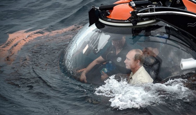 Ο Πούτιν έκανε κατάδυση με βαθυσκάφος για να δει βυζαντινό ναυάγιο