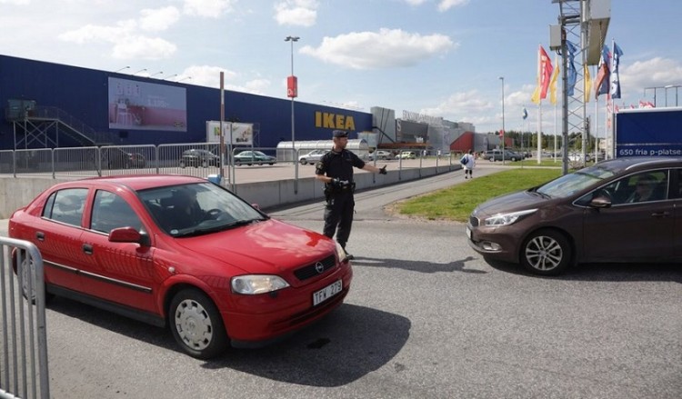 Δύο νεκροί και ένας τραυματίας από επίθεση σε IKEA της Σουηδίας