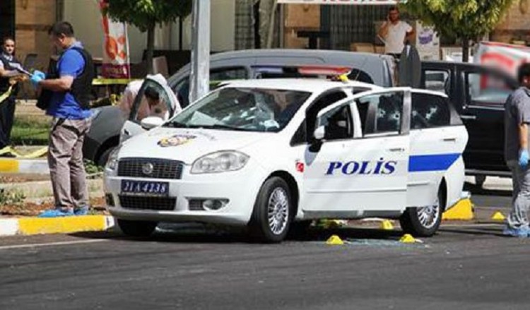 Δύο αστυνομικοί νεκροί και τρεις τραυματίες στο Ντιγιαρμπακίρ και τη Σιλόπη