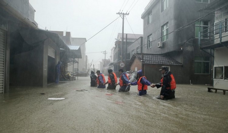 Φονικό πέρασμα του τυφώνα Σουντελόρ από την Κίνα (φωτο)