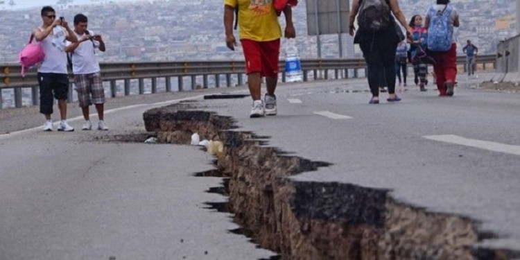 Χιλή: Καταστροφικός σεισμός 8,3R – Φόβοι για τσουνάμι (φωτο-βίντεο)