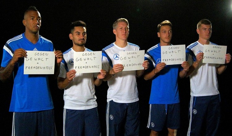 Μήνυμα υπέρ των προσφύγων στέλνουν οι ποδοσφαιριστές της Εθνικής Γερμανίας