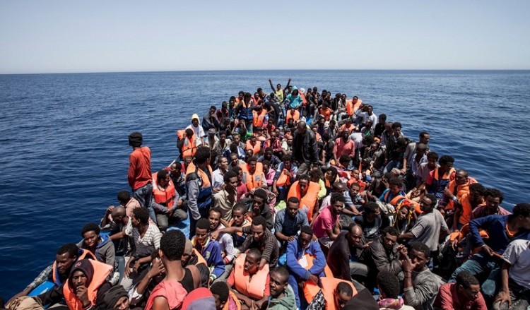 ΟΗΕ: Τουλάχιστον 850.000 πρόσφυγες θα διασχίσουν τη Μεσόγειο το 2015 και 2016