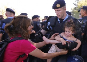 Φράχτη για να σταματήσει τους πρόσφυγες βάζει η Ουγγαρία