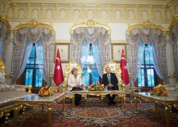 Οι Τούρκοι τρολάρουν τους χρυσούς θρόνους του Ερντογάν