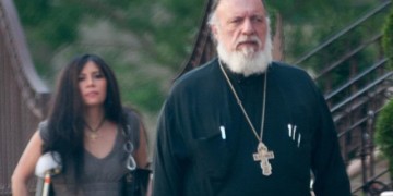 Ροζ σκάνδαλο με Ελληνορθόδοξο ιερέα, Περουβιανή ερωμένη και βίντεο
