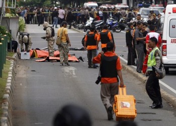 Επίθεση με βόμβες και όπλα στην Τζακάρτα – Η Ινδονησία ήταν στο στόχαστρο του ΙΚ
