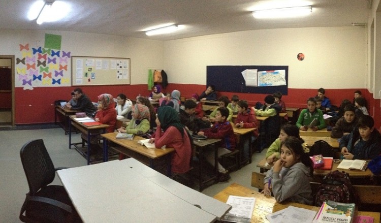 Με τους μαθητές του Δημοτικού Σχολείου στο Σαράχο Τραπεζούντας – Ούλοι εξέρουνε ρωμαίικα, λέει ο δάσκαλος (φωτο, βίντεο)