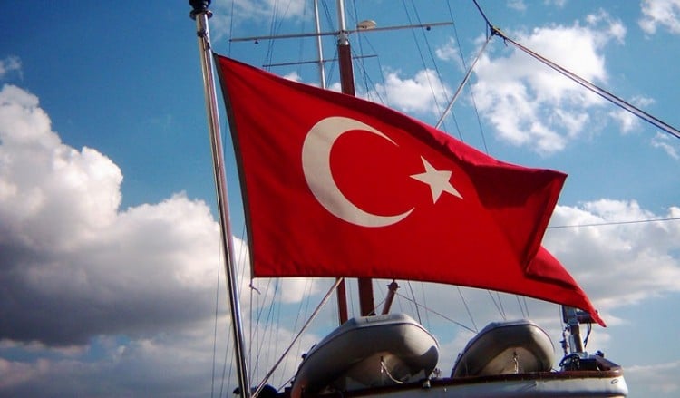 Κύπρος: Τουρκική φρεγάτα παρενόχλησε ερευνητικό ανοικτά του Ακάμα