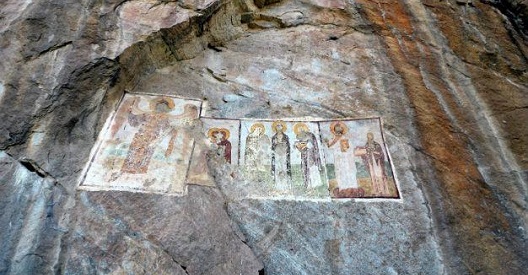 Σπάνιες αγιογραφίες του Ιησού Χριστού σε βράχους στη νοτιοδυτική Τουρκία