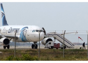 Ερωτικό το κίνητρο του αεροπειρατή της Egyptair στην Κύπρο (βίντεο)