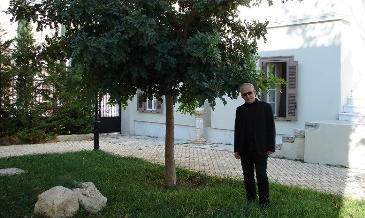 Πόλυς Κυριάκου: Ένας Κύπριος πατριώτης «γράφει» ιστορία από τη Νέα Υόρκη με τα τραγούδια του