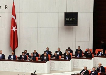 Βουλευτής του Ερντογάν προειδοποιεί για εμφύλιο, αν βγει «όχι» στο δημοψήφισμα