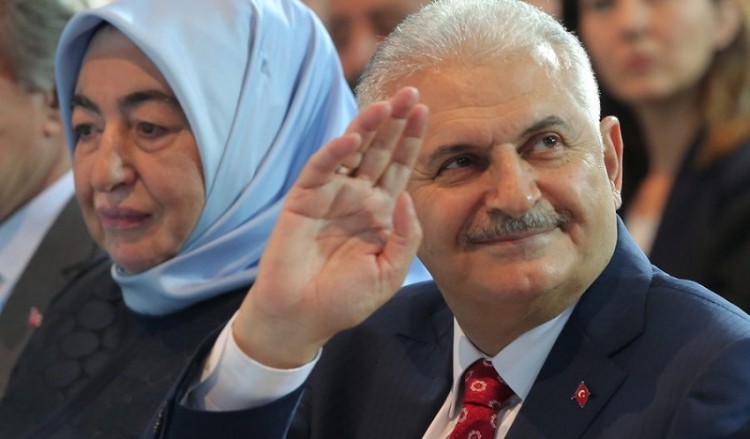 Στα Kατεχόμενα ο νέος πρωθυπουργός της Τουρκίας