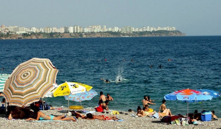 «Βουτιά» στον τουρισμό της Τουρκίας – 98,5% κάτω οι Ρώσοι τουρίστες στην Αττάλεια