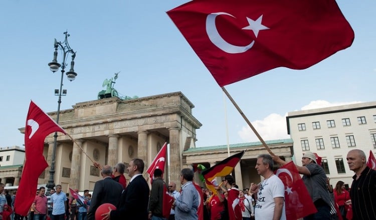 «Βράζει» η Τουρκία για την αναγνώριση της Γενοκτονίας από τη Γερμανία