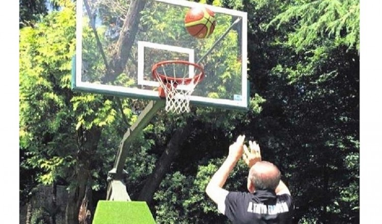 Ο Ερντογάν… μπασκετμπολίστας! (φωτο)
