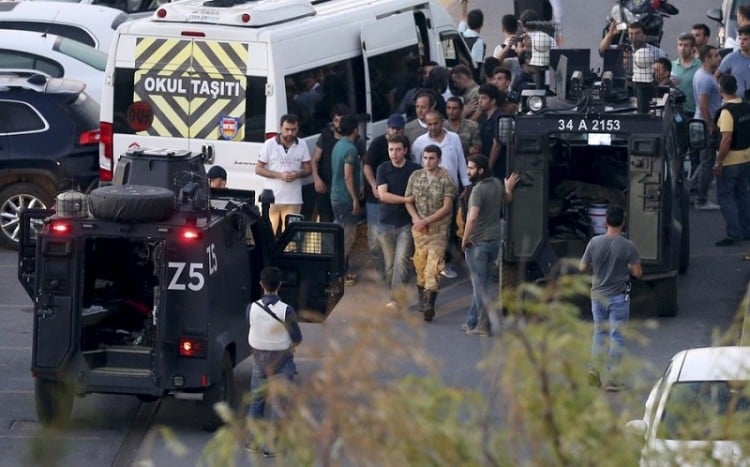 Δεκάδες νέες συλλήψεις εν ενεργεία αξιωματικών στην Τουρκία