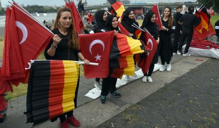 Κατάλογο γκιουλενιστών παρέδωσαν οι τουρκικές Αρχές στη Γερμανία
