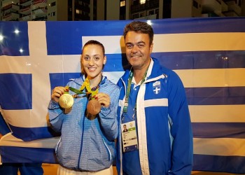 Η Άννα Κορακάκη επιστρέφει χρυσή Ολυμπιονίκης στην Ελλάδα