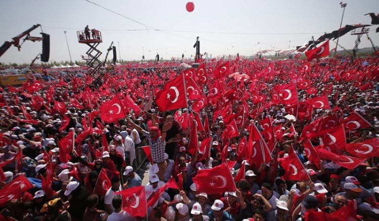 Επίδειξη δύναμης από τον Ερντογάν στην Κωνσταντινούπολη (φωτο, βίντεο)