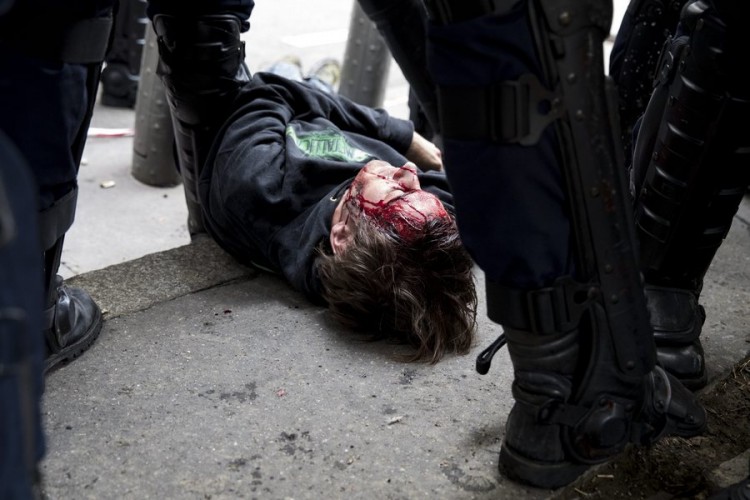 Γαλλία: Βίαια επεισόδια μεταξύ διαδηλωτών και αστυνομίας (φωτο, βίντεο)