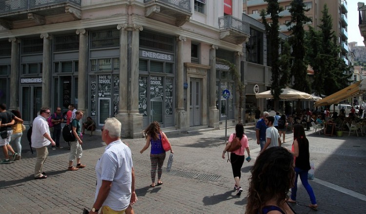 Καμπανάκι από τον ΣΕΒ: Ο πληθυσμός στην Ελλάδα μειώθηκε όσο στην Κατοχή