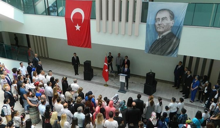 Δημόσιο σχολείο άνοιξε στο Βατούμ της Γεωργίας η Τουρκία