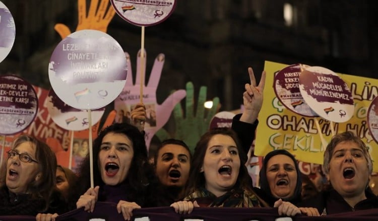 Διαδήλωση στην Κωνσταντινούπολη για τα δικαιώματα των γυναικών