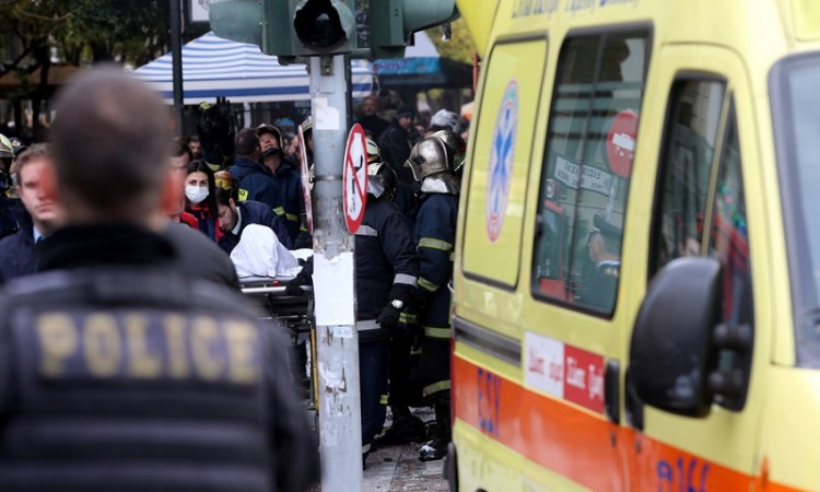 Μια γυναίκα νεκρή και πέντε τραυματίες στην έκρηξη στην πλατεία Βικτωρίας