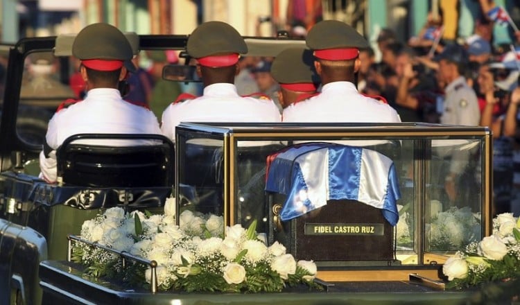 Η κηδεία του Φιντέλ Κάστρο (φωτο, βίντεο)